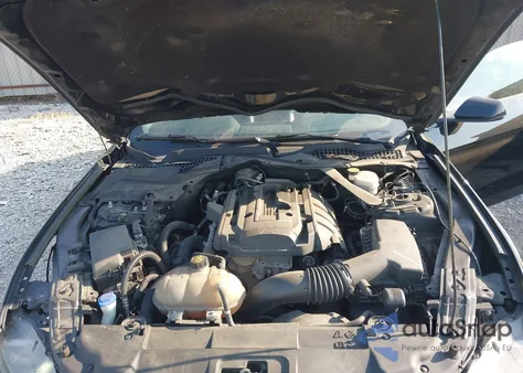 2020 Ford Mustang Ecoboost Premium z USA, uszkodzony, nr VIN 1FATP8UH8L5137546